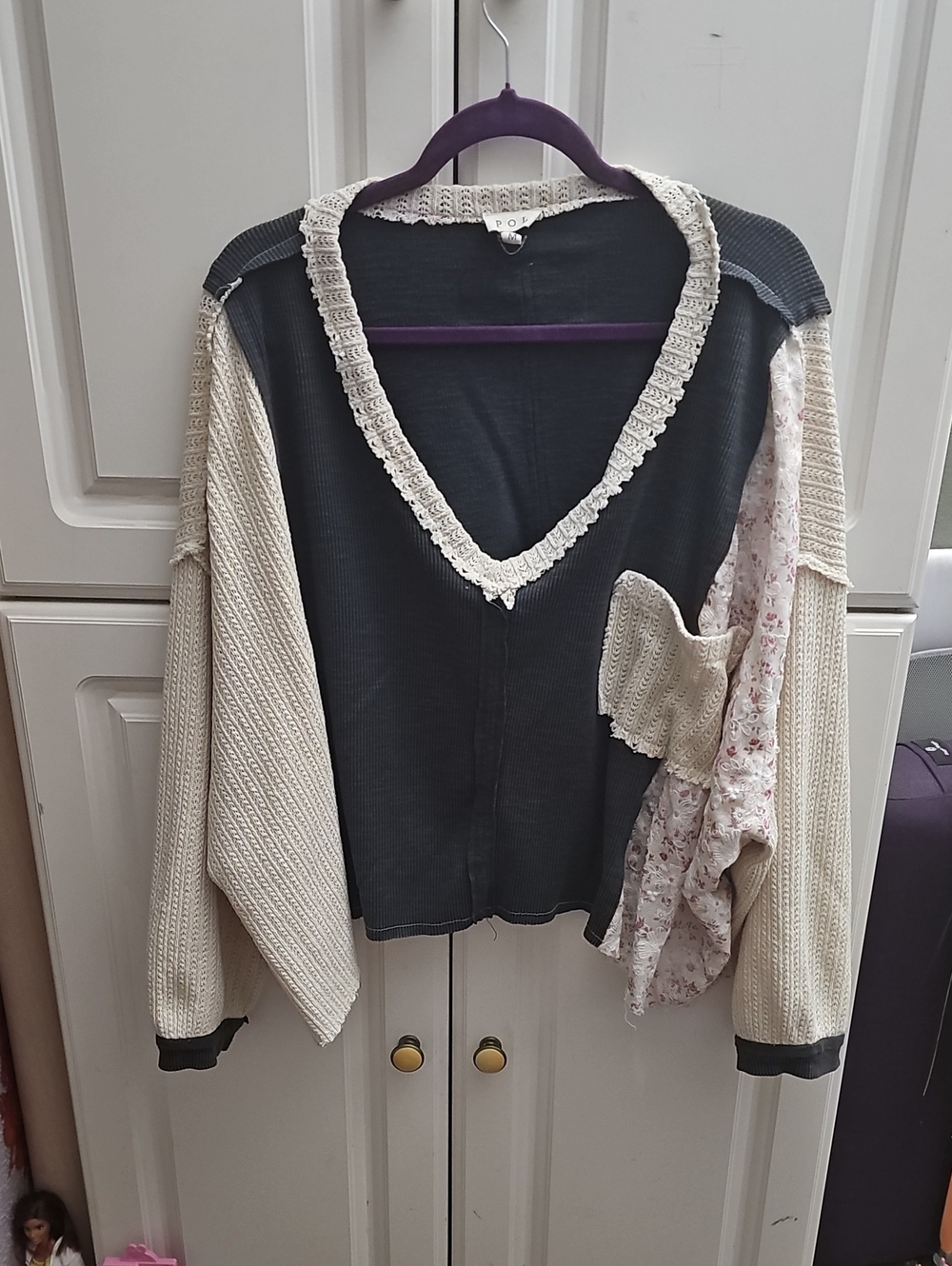 ⚜️POL Women's Two-Tone V-Neck Patchwork Sweater - Cream & Charcoal